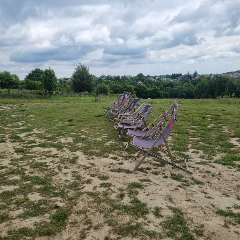 Pole namiotowe i kempingowe w Rybnej